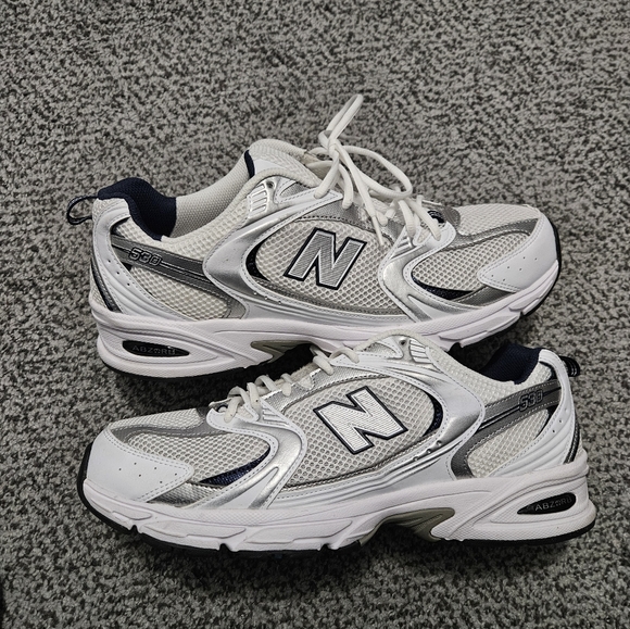 Sale: Mens New Balance Sneakers - Size 13